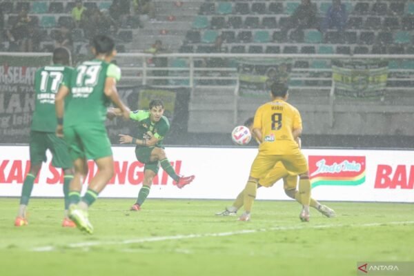 Persebaya Optimis Raih Kemenangan Tanpa Kehadiran Paul Munster