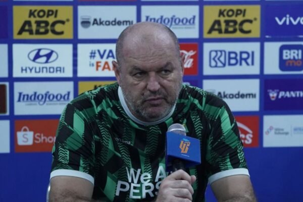 Bojan Hodak Prediksi Pertandingan Liga: Persib Bandung Takkan Mudah Kalahkan PSS Sleman