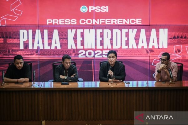 Here are some alternative titles for "Daftar resmi empat negara peserta Piala Kemerdekaan 2025":

1. "Empat Negara Resmi Peserta Piala Kemerdekaan 2025"
2. "Daftar Negara Peserta Piala Kemerdekaan 2025"
3. "Negara-Negara yang Berpartisipasi dalam Piala Kemerdekaan 2025"
4. "Peserta Resmi Piala Kemerdekaan 2025: Empat Negara Terpilih"
5. "Empat Negara yang Memeriahkan Piala Kemerdekaan 2025"
6. "Piala Kemerdekaan 2025: Daftar Peserta dari Empat Negara"
7. "Daftar Lengkap Peserta Piala Kemerdekaan 2025: Empat Negara"
8. "Piala Kemerdekaan 2025: Negara-Negara Peserta yang Ditetapkan"
9. "Empat Peserta Utama Piala Kemerdekaan 2025"
10. "Piala Kemerdekaan 2025: Identitas Empat Negara Peserta"

Feel free to choose any of these options or modify them as needed!