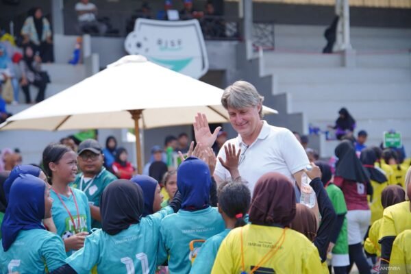 Berikut adalah beberapa alternatif untuk judul "Kuantitas dan Kualitas MLSC Bekasi Seri 1 Alami Peningkatan":

1. "Peningkatan Kuantitas dan Kualitas MLSC Bekasi Seri 1"
2. "MLSC Bekasi Seri 1: Meningkatkan Kuantitas dan Kualitas"
3. "Transformasi Kuantitas dan Kualitas MLSC Bekasi Seri 1"
4. "Kualitas dan Kuantitas MLSC Bekasi Seri 1 Meningkat Pesat"
5. "Kemajuan Kuantitas dan Kualitas pada MLSC Bekasi Seri 1"
6. "Seri 1 MLSC Bekasi: Peningkatan di Segi Kuantitas dan Kualitas"
7. "Peningkatan dalam Kuantitas dan Kualitas MLSC Bekasi Seri 1"
8. "MLSC Bekasi Seri 1: Peningkatan yang Mengesankan dalam Kuantitas dan Kualitas"

Silakan pilih atau modifikasi sesuai kebutuhan!