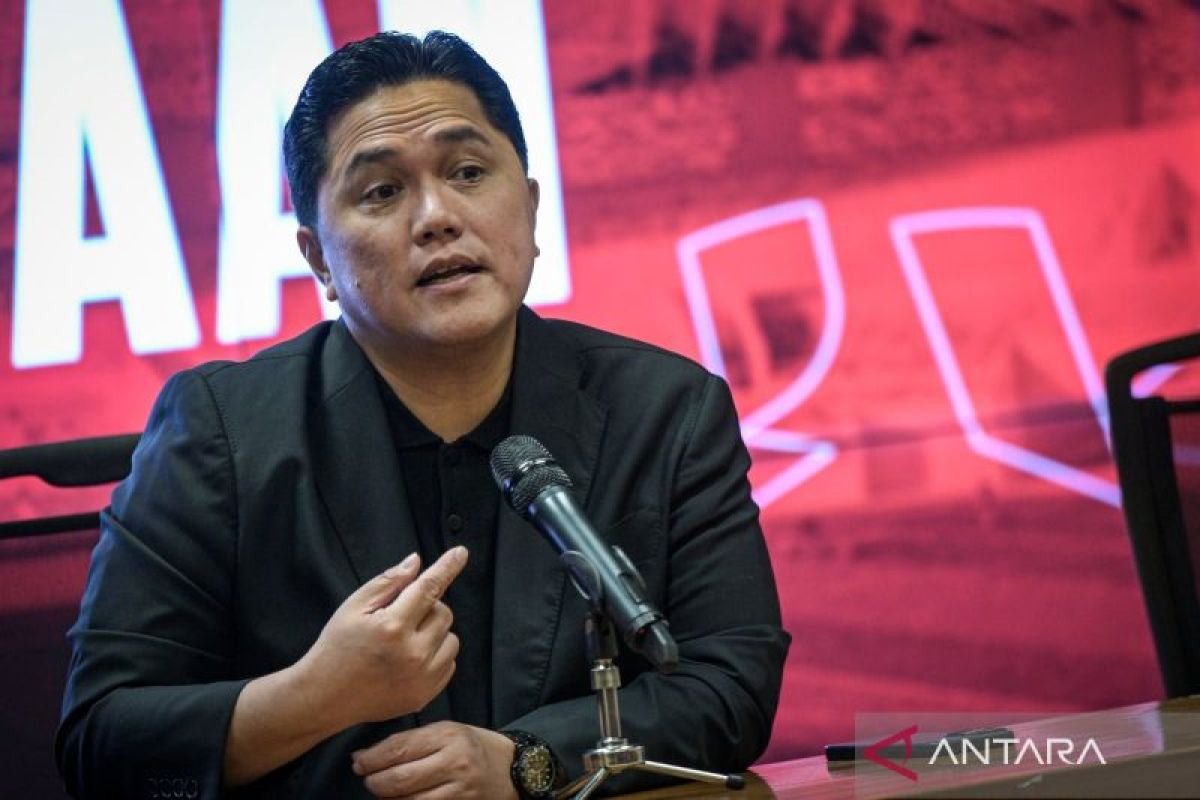 Berikut adalah beberapa alternatif judul untuk "Rapat Paripurna Setujui Naturalisasi Mauro dan Miliano Jonathans":

1. "Persetujuan Naturalisasi Mauro dan Miliano Jonathans dalam Rapat Paripurna"
2. "Rapat Paripurna: Keputusan Naturalisasi Mauro dan Miliano Jonathans"
3. "Mauro dan Miliano Jonathans Diterima WNI: Keputusan Rapat Paripurna"
4. "Rapat Paripurna Keluarkan Persetujuan untuk Naturalisasi Mauro dan Miliano"
5. "Keputusan Rapat Paripurna: Naturalisasi Mauro dan Miliano Jonathans Resmi Disetujui"

Silakan pilih salah satu atau modifikasi lebih lanjut sesuai keinginan!